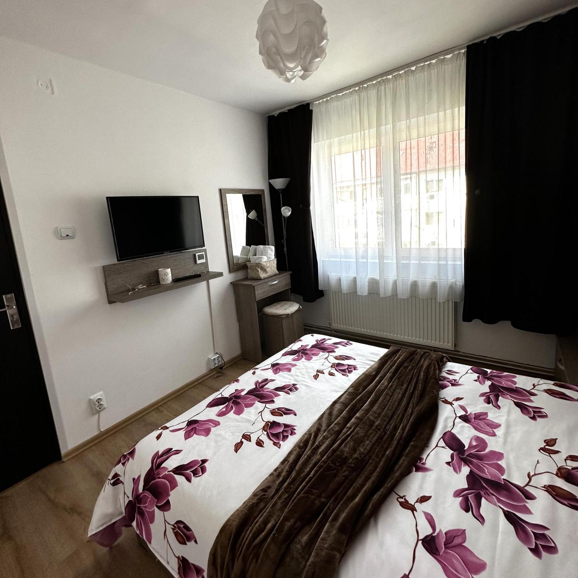 Iali Apartment シナヤ エクステリア 写真