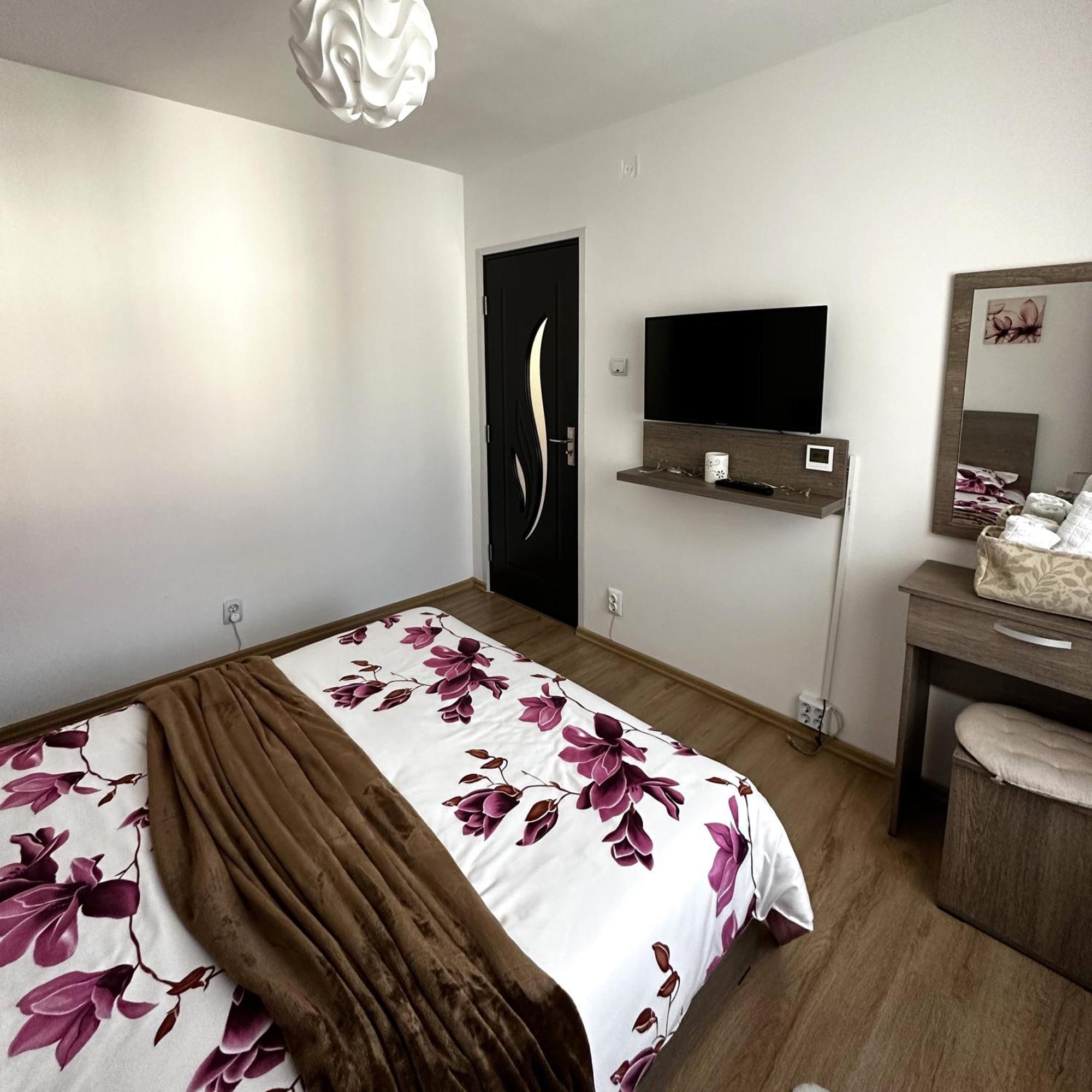 Iali Apartment シナヤ エクステリア 写真